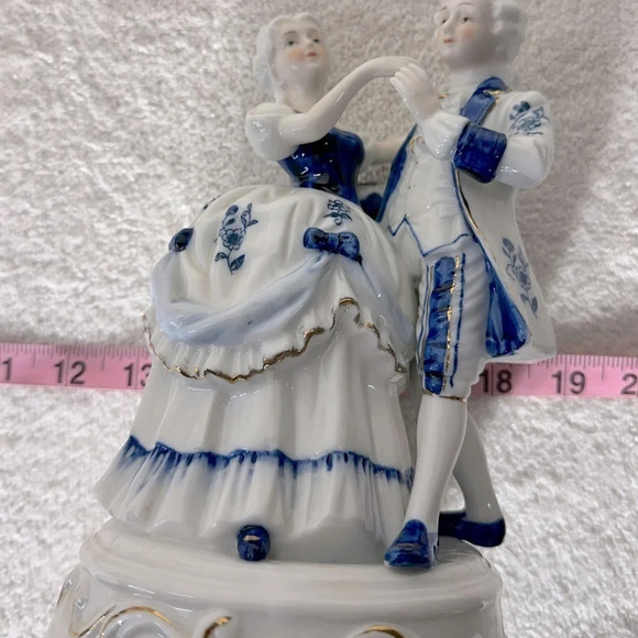 Vintage Porcelain French Colonial Couple Dancing Music Box - Picture 11 of 13